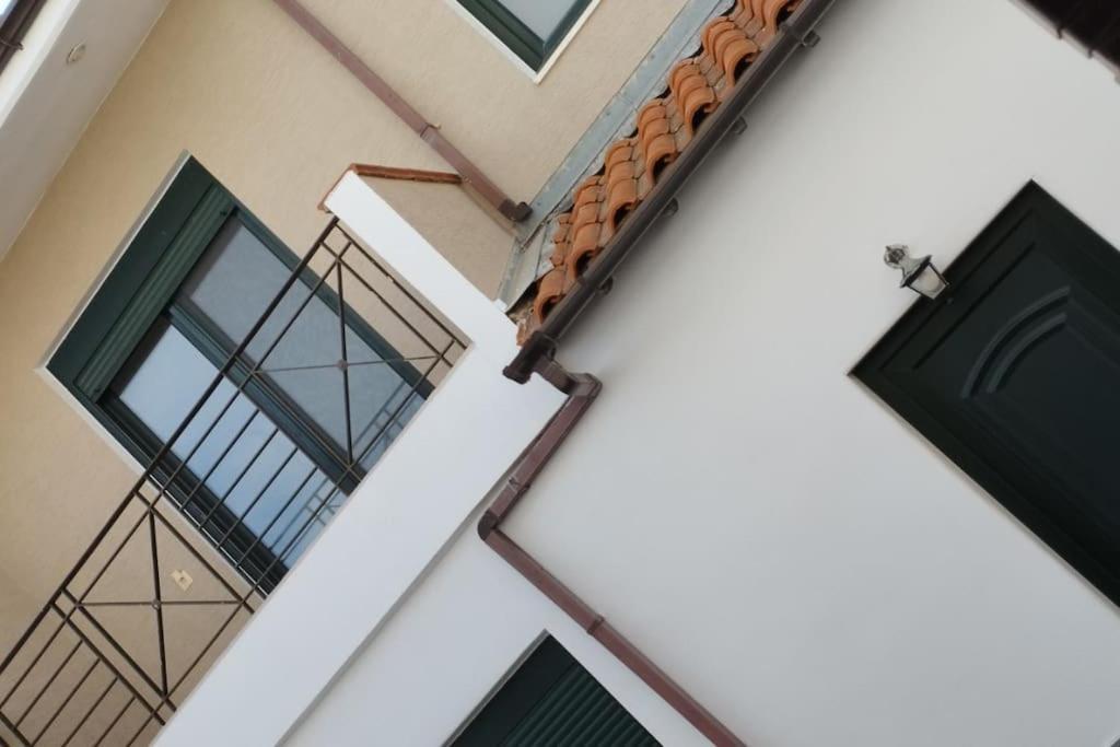 Elea Home Apartments อเล็กซานโดรโพลิส ภายนอก รูปภาพ